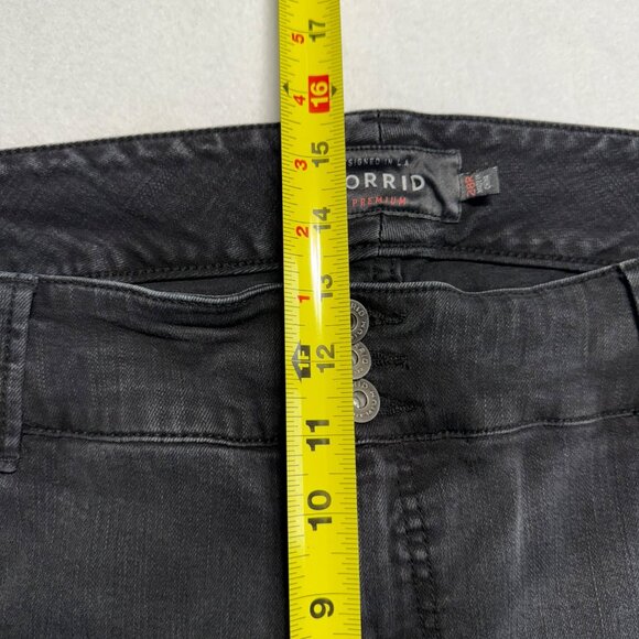 Torrid Women's Premium Distressed High Rise Stretch Black Denim Jegging Size 28R - Picture 9 of 11